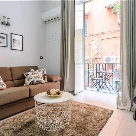 Appartamento Charlotte House Napoli Esterno foto