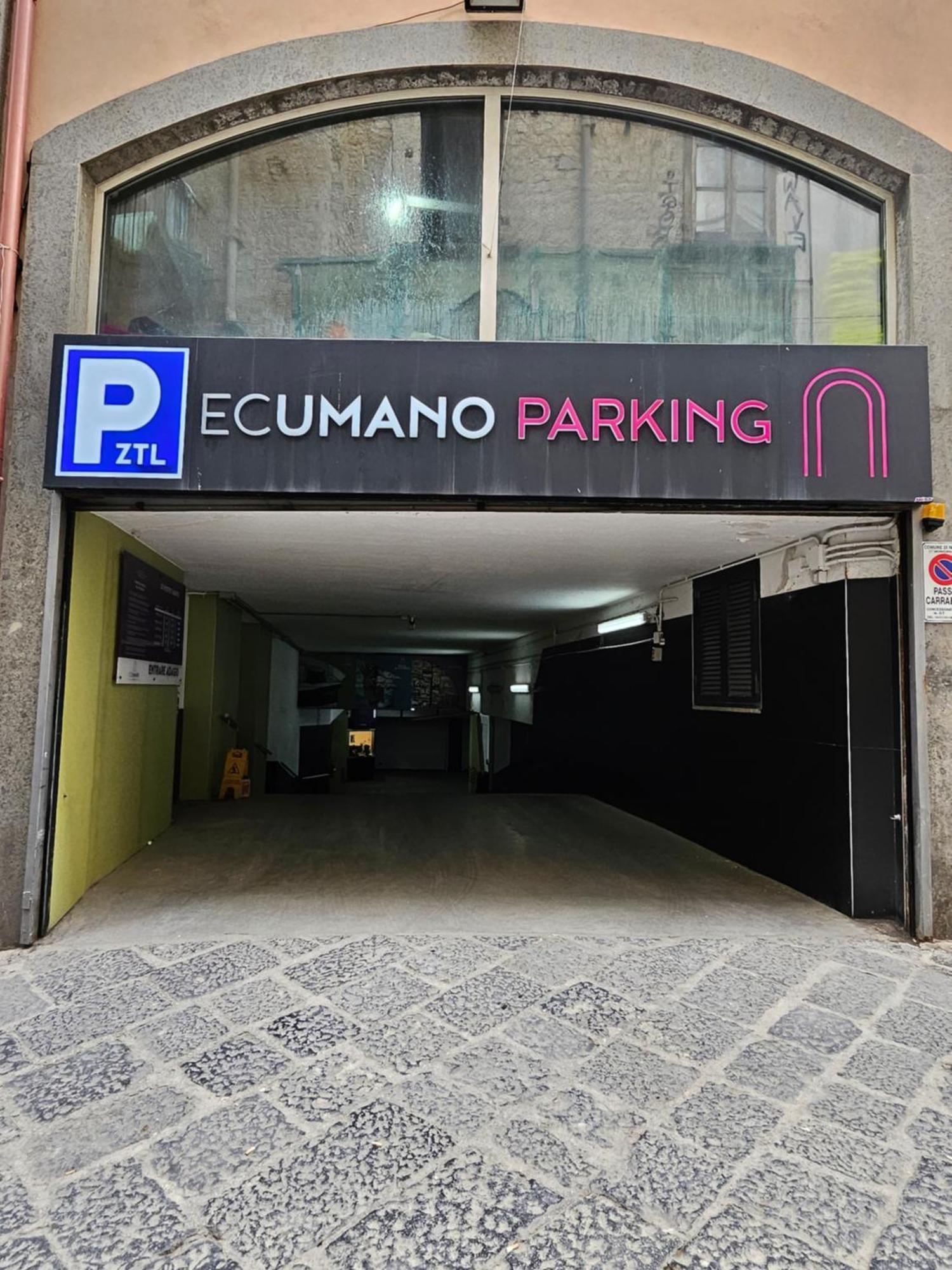 Appartamento Charlotte House Napoli Esterno foto