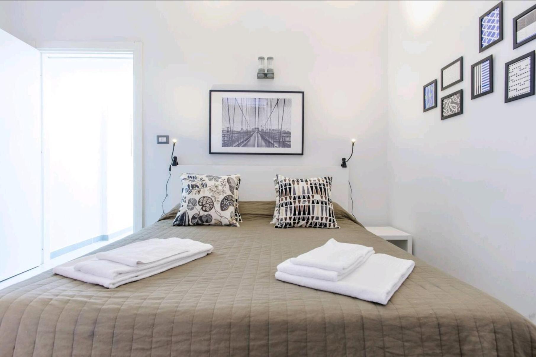 Appartamento Charlotte House Napoli Esterno foto