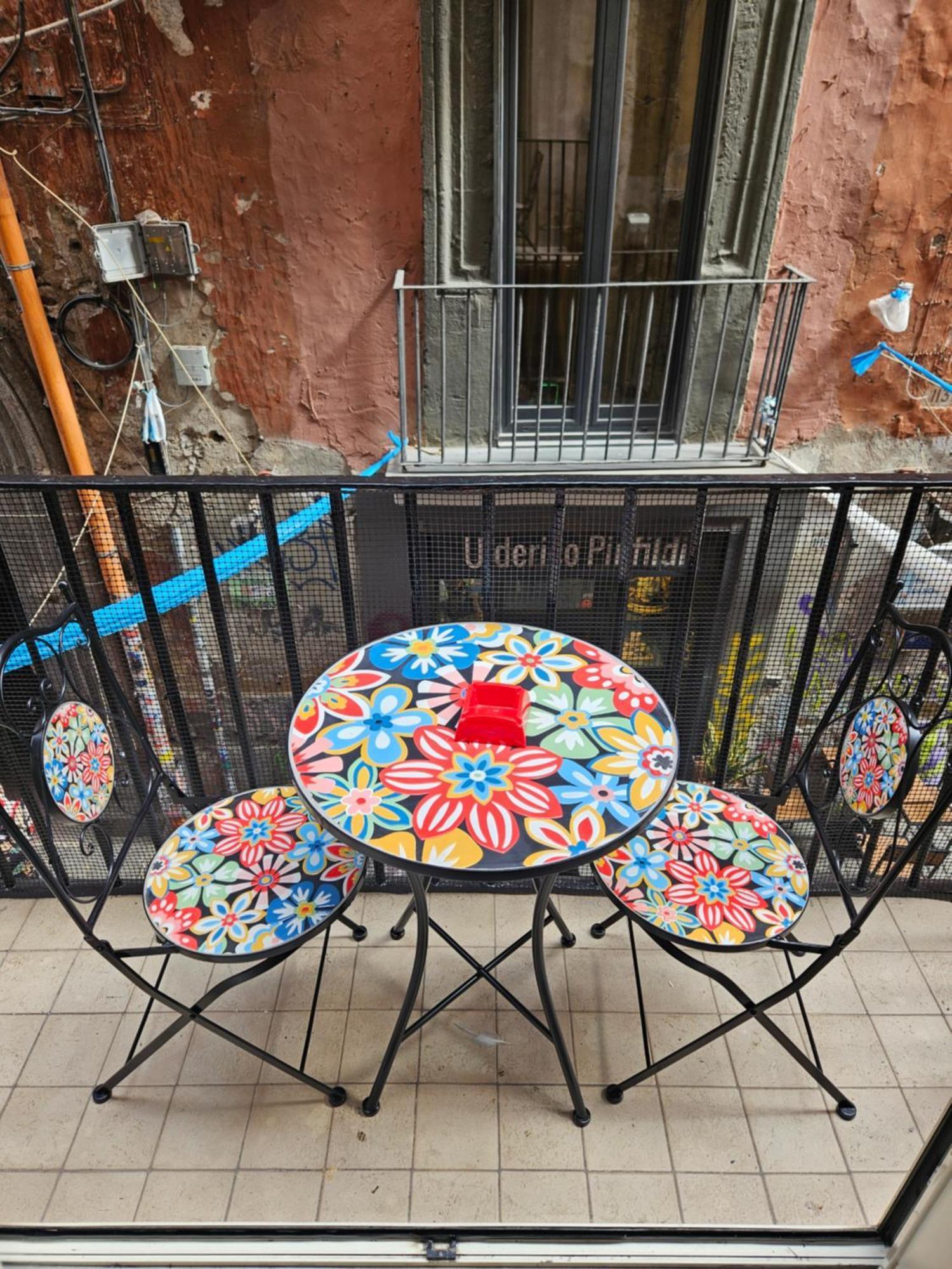 Appartamento Charlotte House Napoli Esterno foto