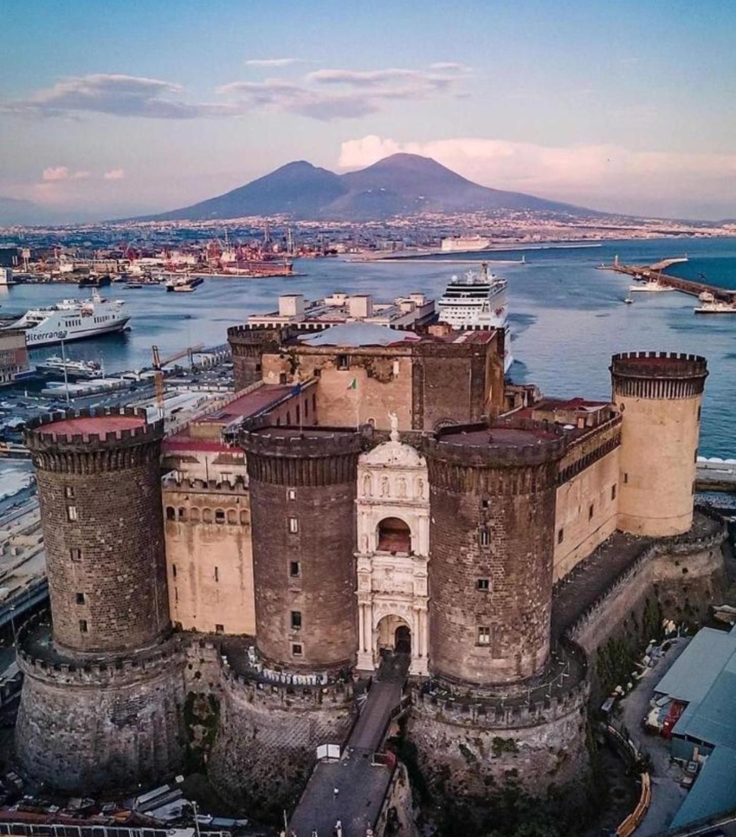 Appartamento Charlotte House Napoli Esterno foto